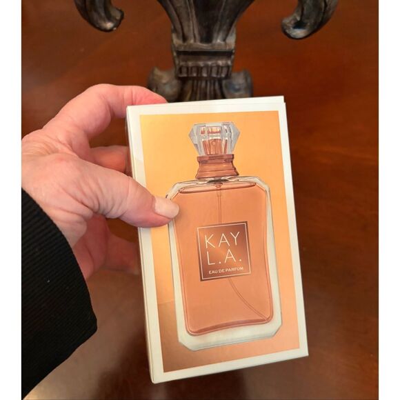 UScents  - NWT - Kay L.A. Eau de Parfum 3.4 fl oz/Vanilla, Brown Sugar & Jasmine - Picture 5 of 15